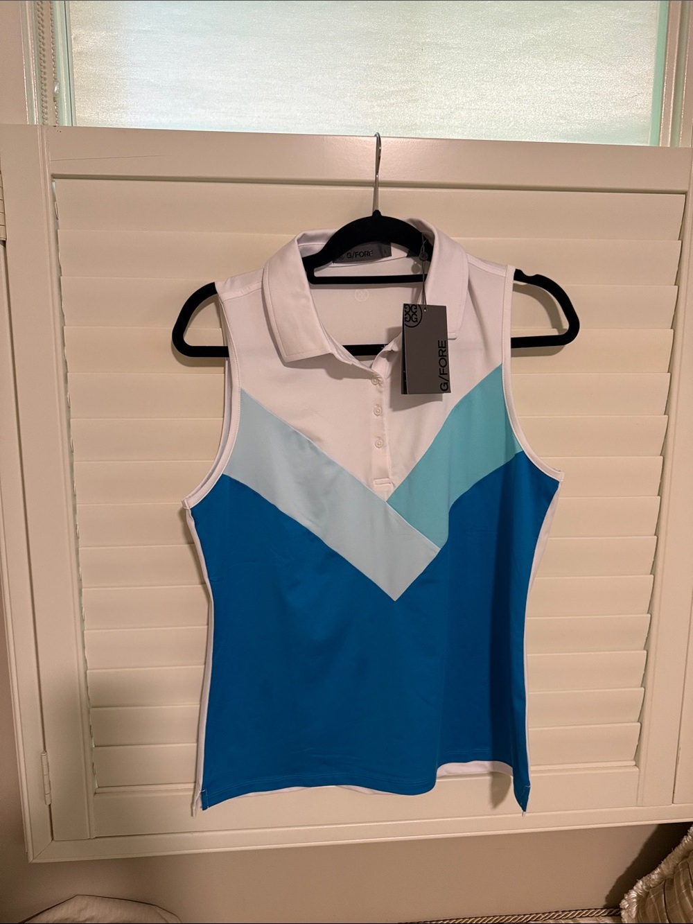 G/FORE Women's Colorblock  Golf Sleeveless Polo Tank in White and Blue Tones